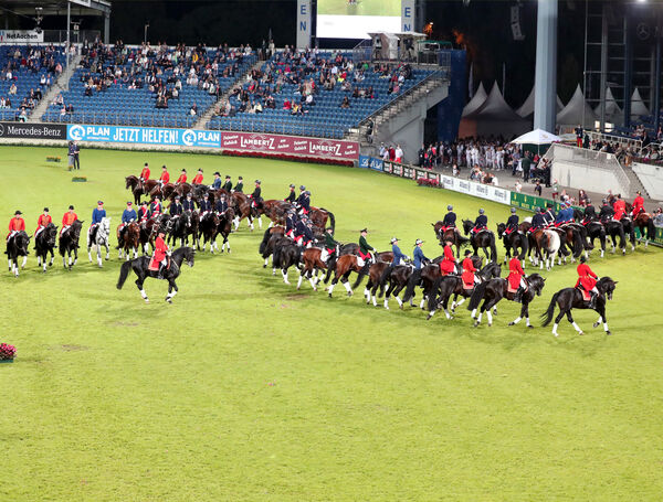 Dressurquadrille der Landgestüte zum Chio Aachen